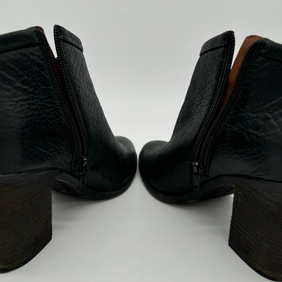 Lucky Brand Salza Black Leather Ankle Bootie Size 8 - Picture 10 of 14